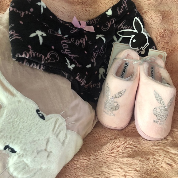 New with Tag 2 piece PLAYBOY rhinestone slippers and PJ shorts - Picture 1 of 5